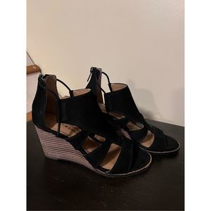 Lucky Brand Joellen black suede sandals sz7.5M